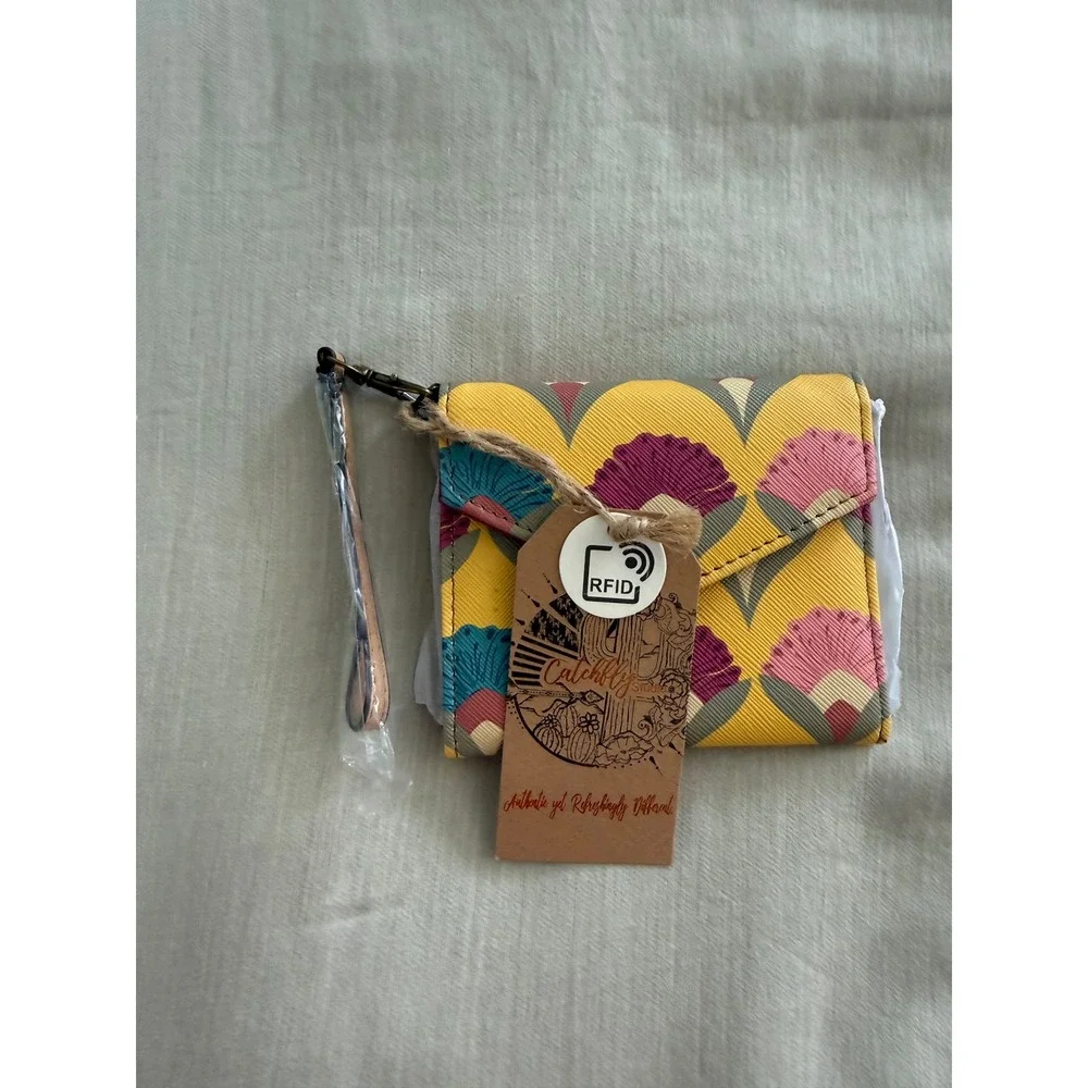Catchfly Studio NWT RFID Mini Wallet Wristlet Gold Floral Boho Wester